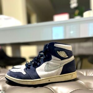 Nike Air Jordan Retro 1 Midnight Navy size 9.5